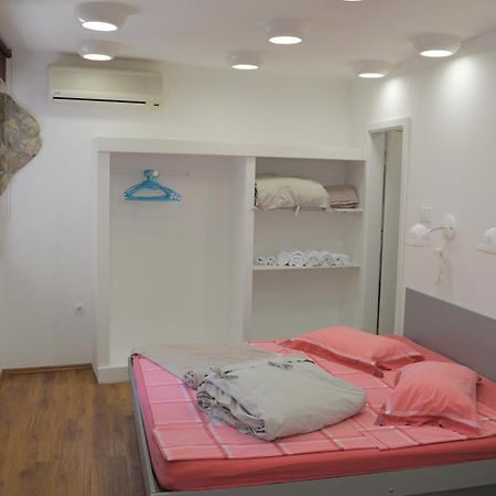 Vicencin Place Downtown Studio Apartments Σίμπενικ Εξωτερικό φωτογραφία