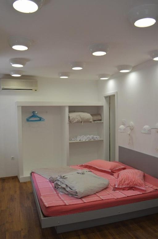Vicencin Place Downtown Studio Apartments Σίμπενικ Εξωτερικό φωτογραφία