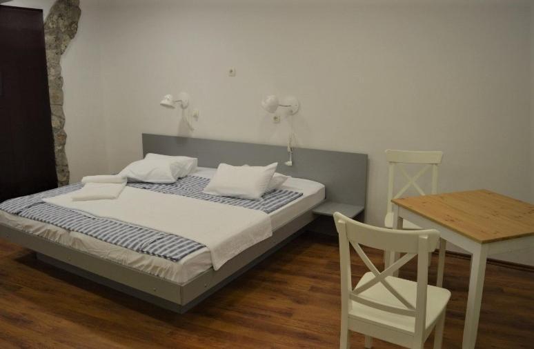 Vicencin Place Downtown Studio Apartments Σίμπενικ Εξωτερικό φωτογραφία