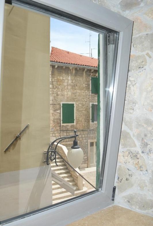 Vicencin Place Downtown Studio Apartments Σίμπενικ Εξωτερικό φωτογραφία
