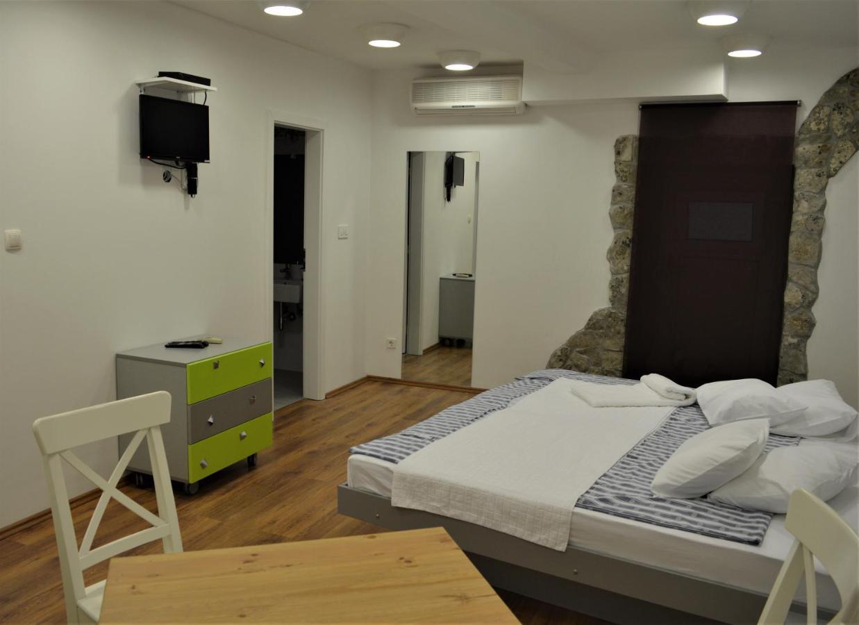 Vicencin Place Downtown Studio Apartments Σίμπενικ Εξωτερικό φωτογραφία