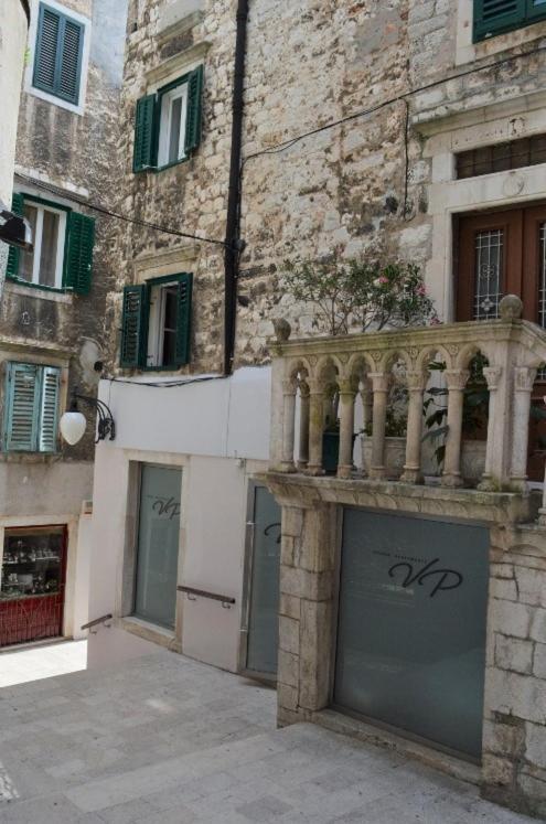 Vicencin Place Downtown Studio Apartments Σίμπενικ Εξωτερικό φωτογραφία
