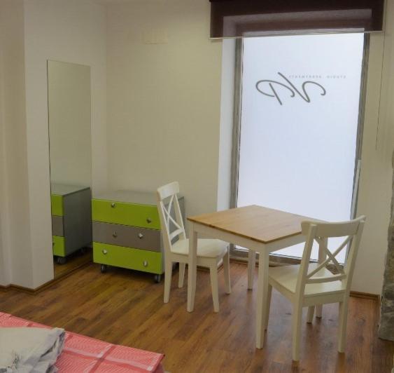 Vicencin Place Downtown Studio Apartments Σίμπενικ Εξωτερικό φωτογραφία