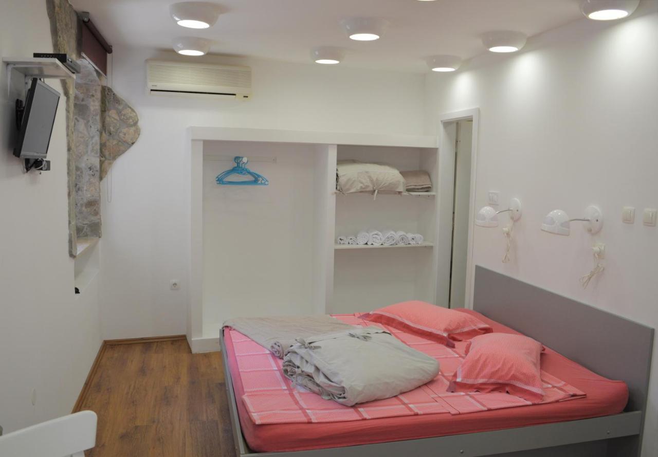 Vicencin Place Downtown Studio Apartments Σίμπενικ Εξωτερικό φωτογραφία